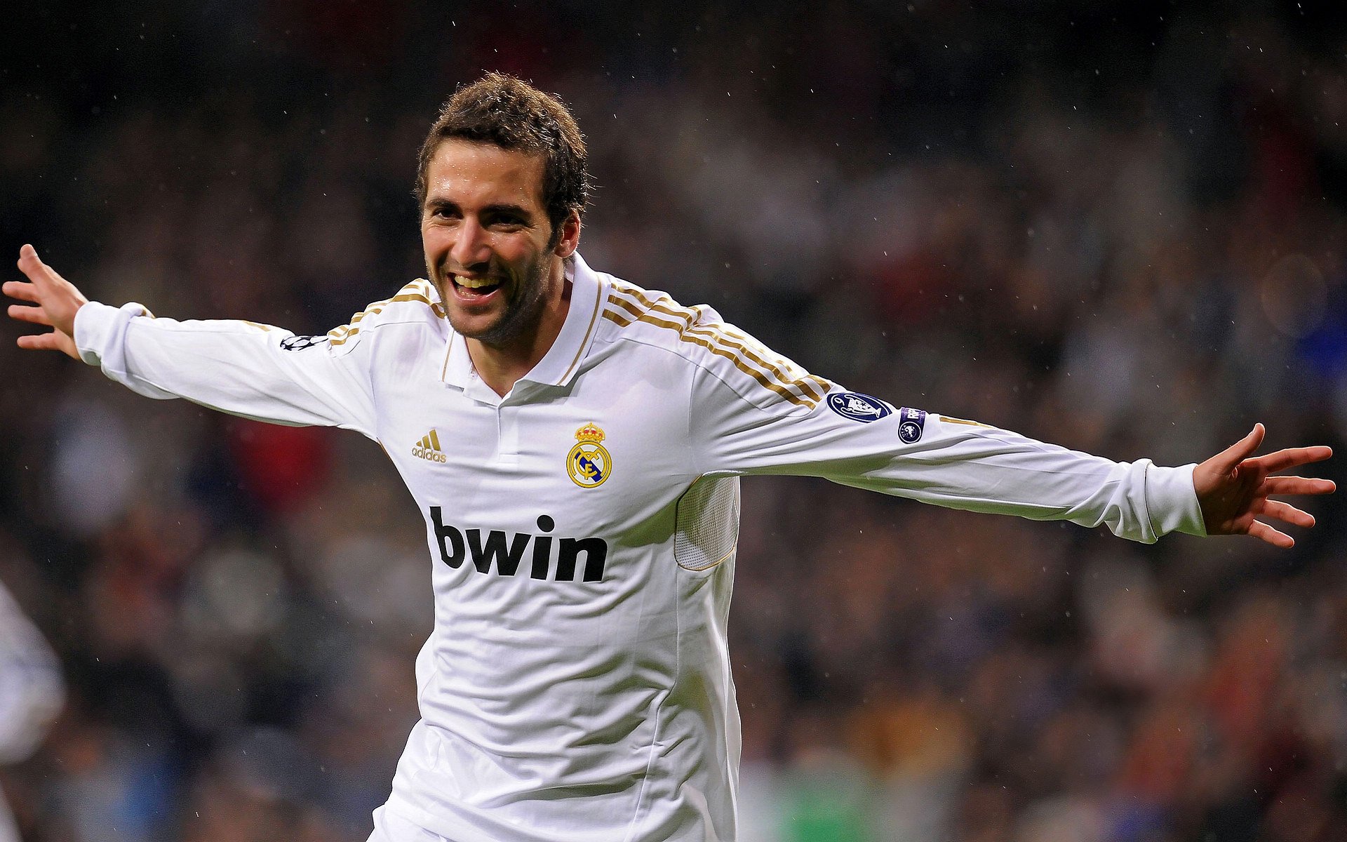 意大利媒体：瑞士在雪地控制节奏如同弹钢琴，瑞士一滑雪胜地发生雪崩